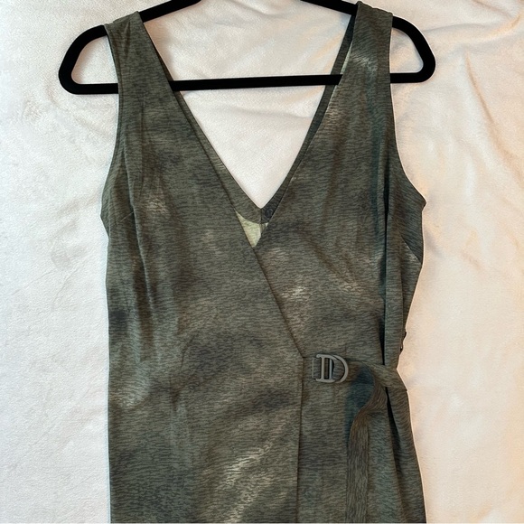 Lululemon LAB Wrap it Up Belted Midi Dress 4 sage green sweat wicking stretch - Picture 5 of 10